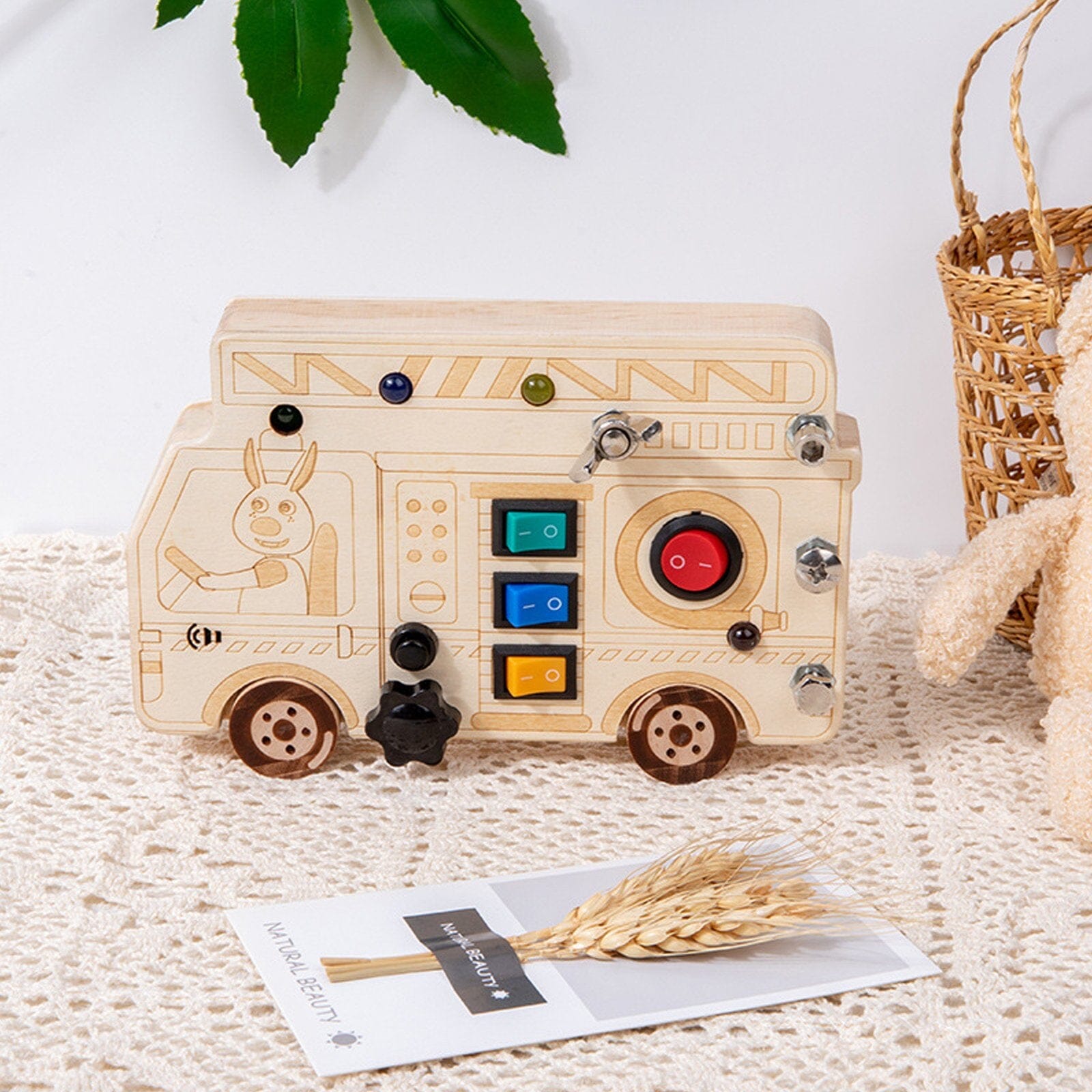 Tableau Montessori - BusyBoardCircuit™ - Camion de pompier - Vie Maman